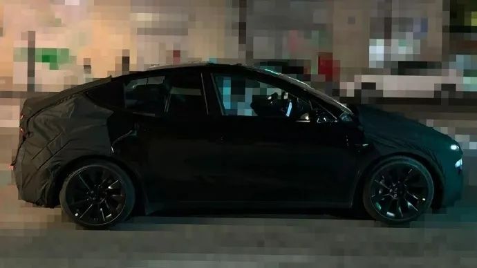 新车：新款特斯拉ModelY长这样；2025款比亚迪唐上市；长安与荣耀合作手车互联；腾势 N9油耗有惊喜