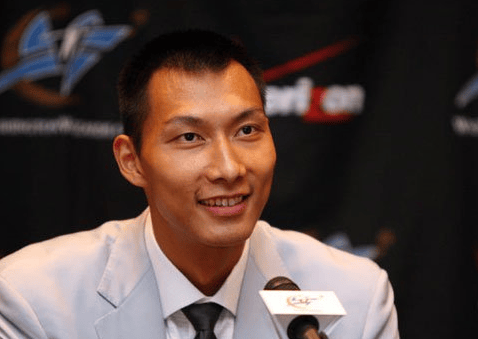 易建联回应让人失望！广东男篮被殃及池鱼，杜锋脸都黑了