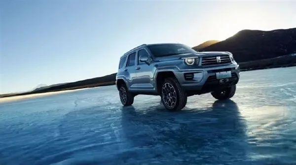 新车：传长城要和华为合作了；新款五菱宏光MINI长这样；华为百万豪车有5.5米长；新款奥迪A5有点帅